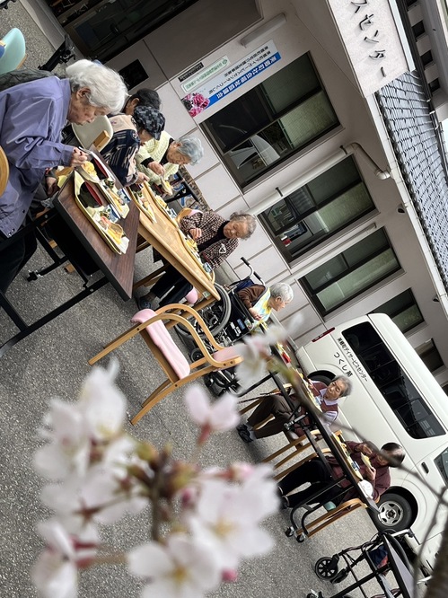 ⑤　お花見ランチ①